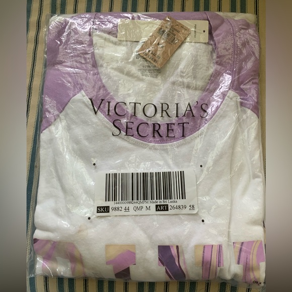 NEW VSPINK BASEBALL TEE W/PURPLE ZEBRA STRIPED LOGO SIZE MEDIUM - Picture 3 of 6